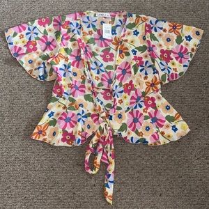 Flowery cropped shirt that ties in the front!